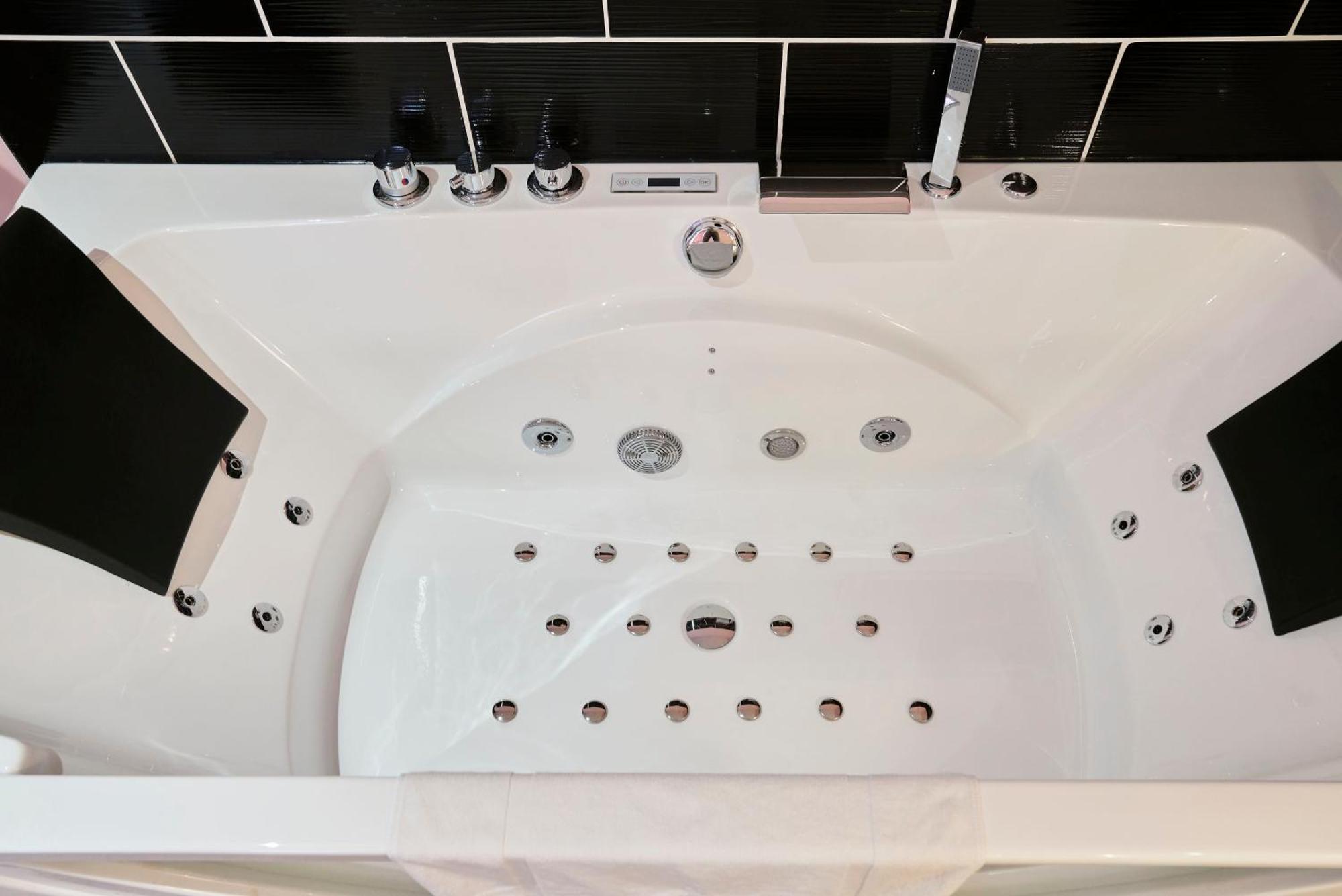 Ng Prestige L Lille L Tourcoing - Bouvines - Balneo & Cuisine Apartment Bagian luar foto